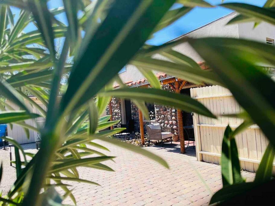 Quaint Historic Cottage In Downtown Phoenix Exterior photo